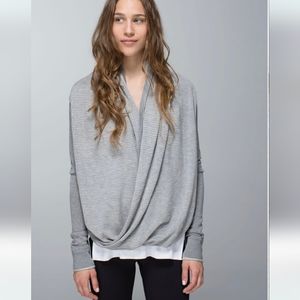 Lululemon Gray Iconic Sweater Wrap with Thumb Holes Size Medium